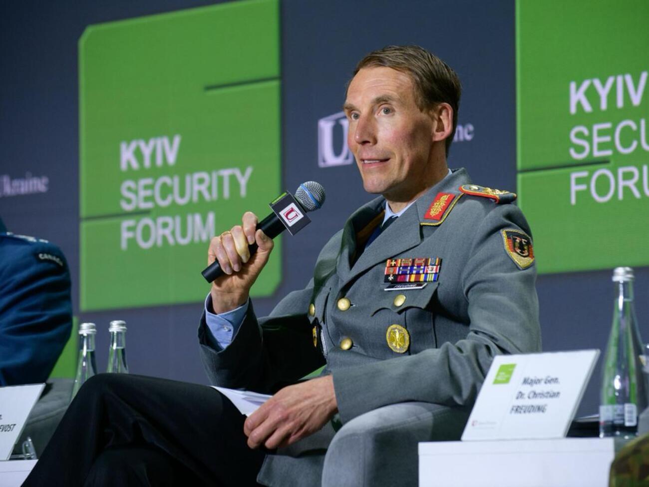 Німеччина втрачає основного союзника, коли "ворог біля воріт", вважає Фройдінг