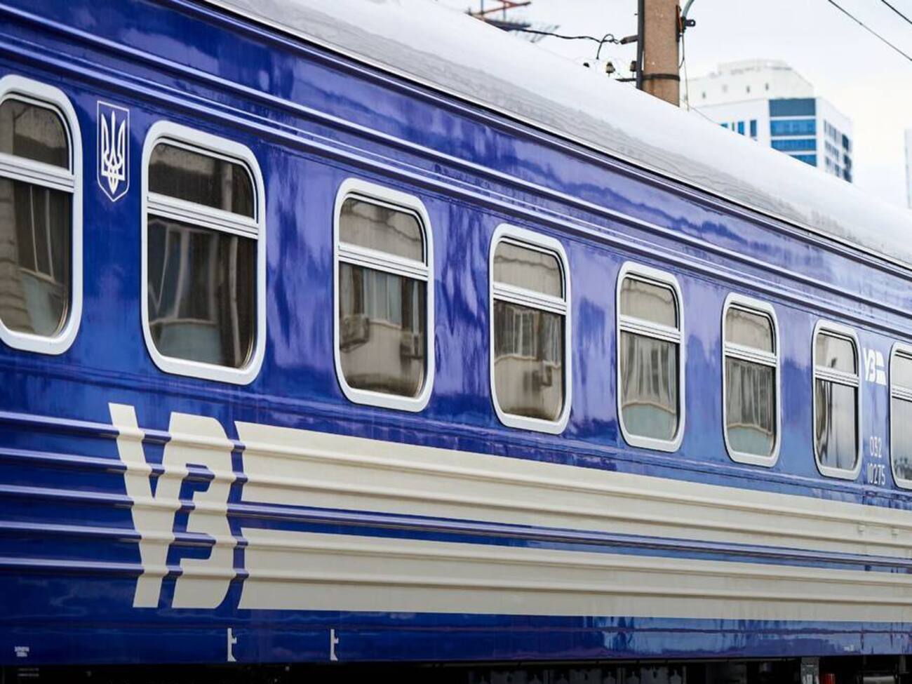 "Укрзалізниця" предлагает билеты в вагонах плацкарт, купе, региональных поездах и "Интерсити"