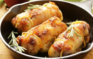 Для начинки возьмите 200 г шампиньонов