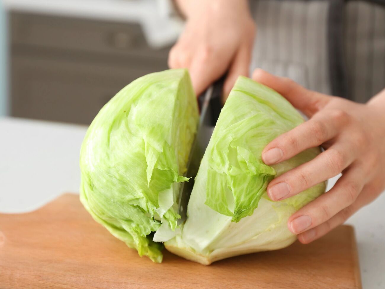 Квашеную капусту нужно хранить в погребе