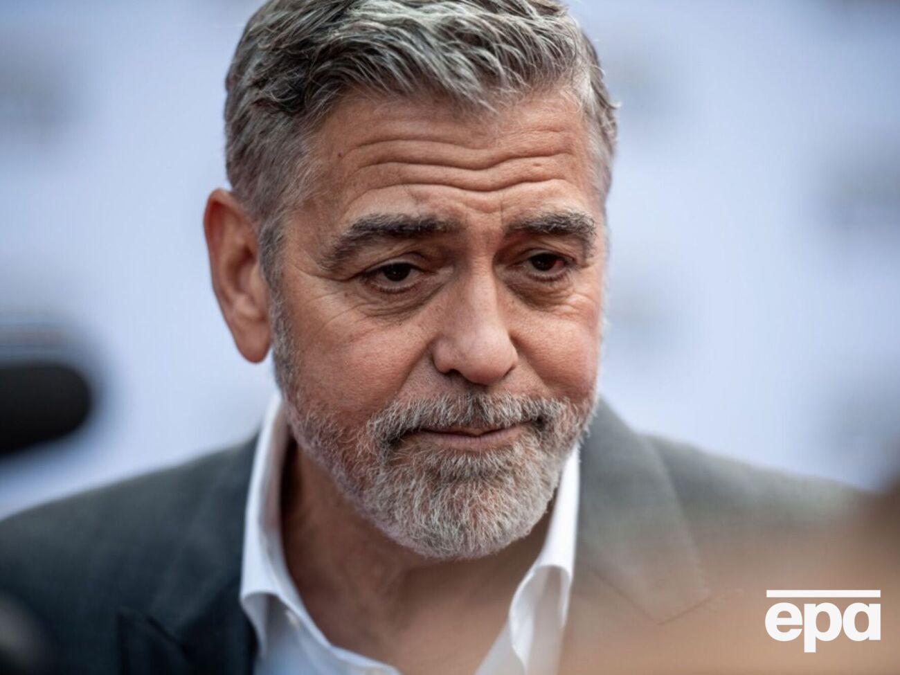 Клуні заявив, що сумуватиме за сестрою