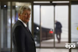 Песков заявил, что намерения Макрона возобновить диалог с Путиным "можно оценить только положительно"