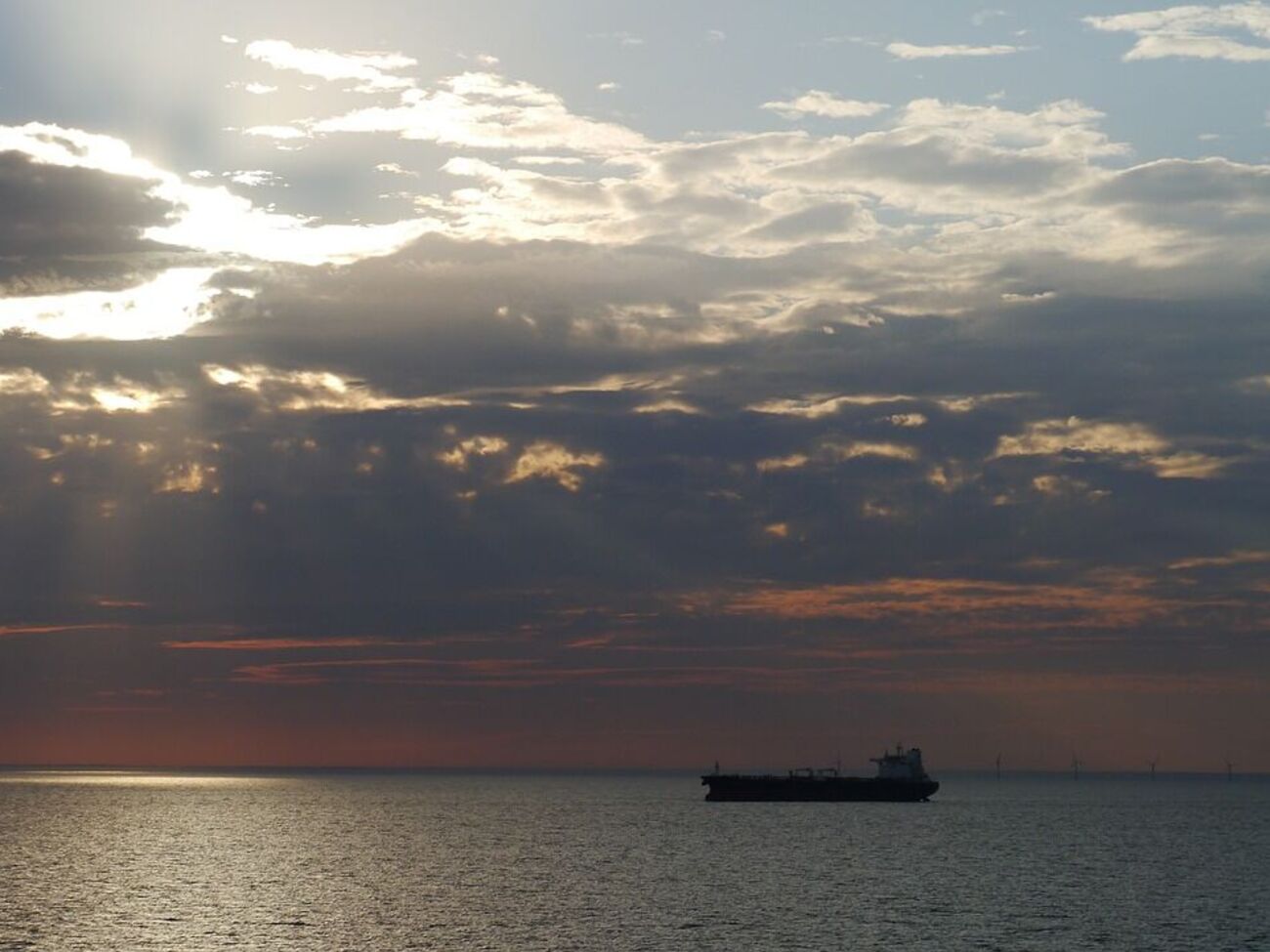 Захваченный танкер ходит под флагом Панамы или Гайаны