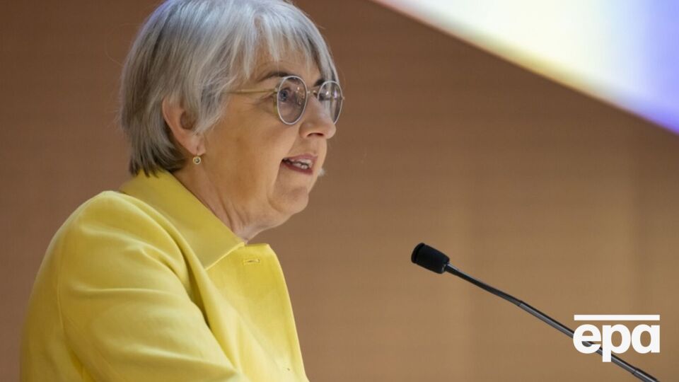 Бом-Шнайдер пояснила, что власти страны рассматривают разные варианты ограничений