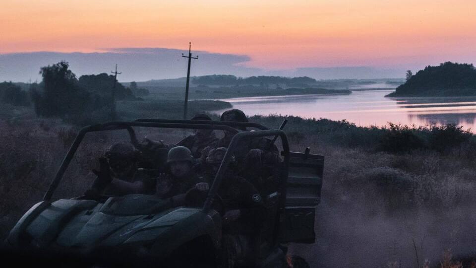 Букатар: Они пытаются наладить переправу через Оскол, подтягивают резиновые лодки