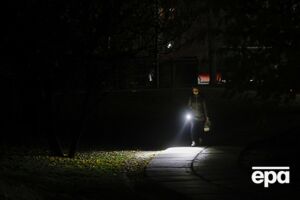 Неможливо забезпечити всіх світлом за сотні кілометрів від об'єктів генерації, каже Токар