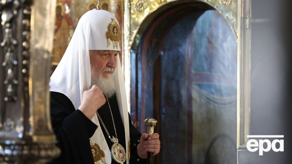 Кирилл ближе общается с Леоновой, чем с сестрой, пишет медиа