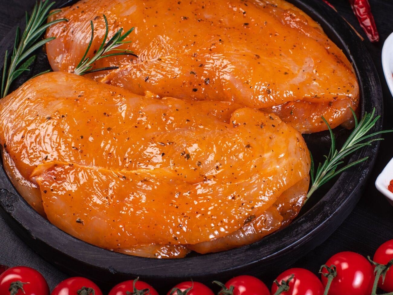 Мясо нужно мариновать около часа