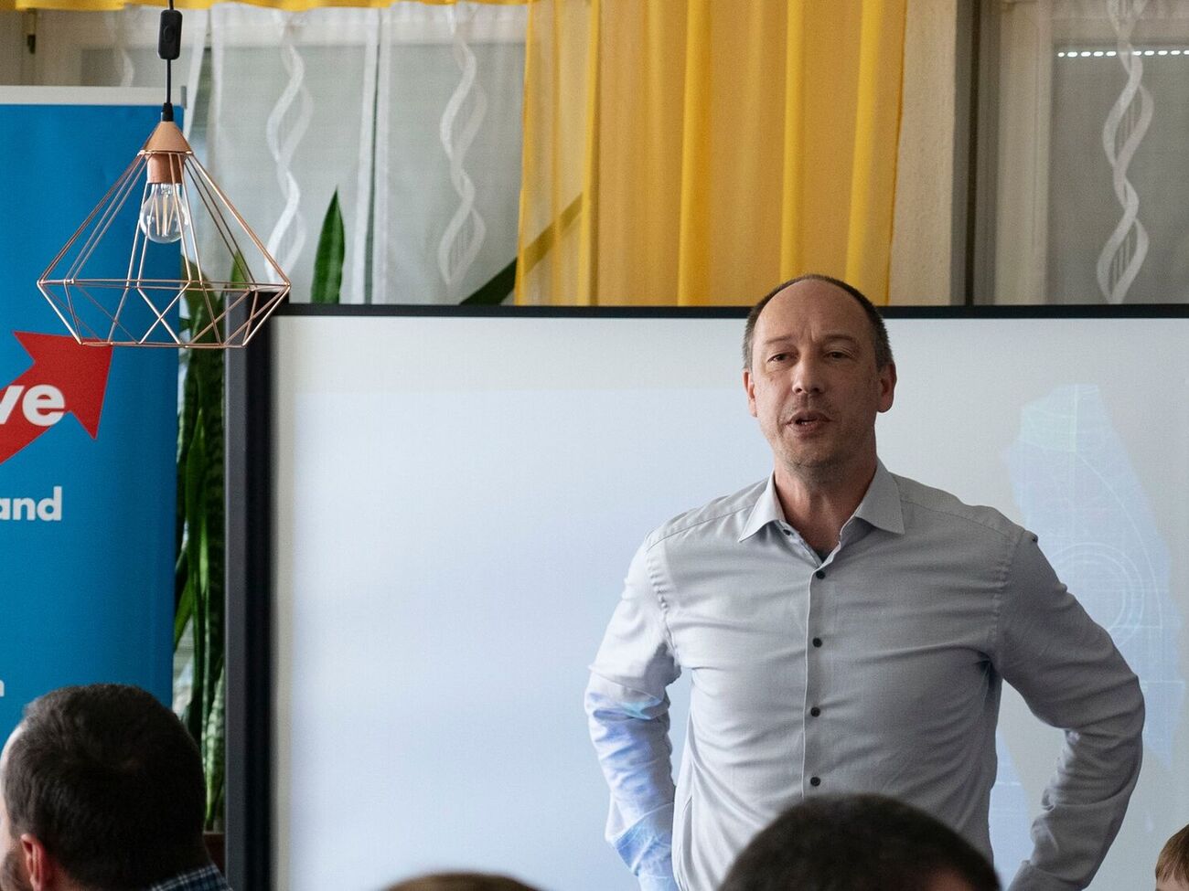 Мюльманн подав вісім запитів за місяць щодо систем безпеки