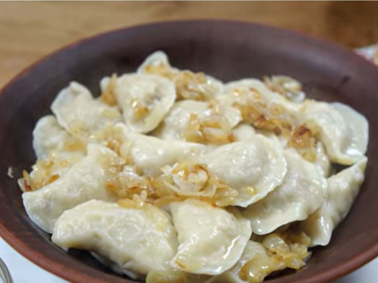 Для приготовления теста муку нужно просеять