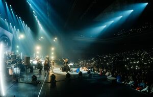 Круть: Я успокаивающее средство "Ново-пассит" начала пить с этим Дворцом "Украина"