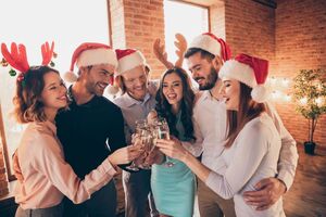 Андре Тан порекомендовал встречать Новый год в чем-то красном