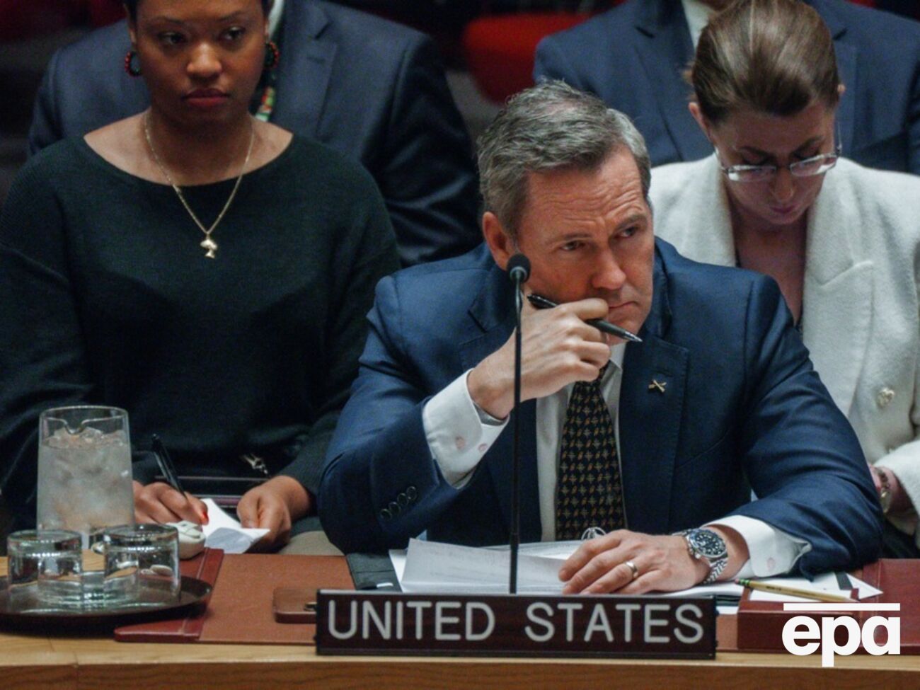 Уолтц заявил, что США не признают Мадуро президентом