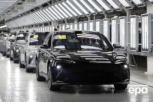 У Китаї стрімко переходять на електромобілі, пише СЗР