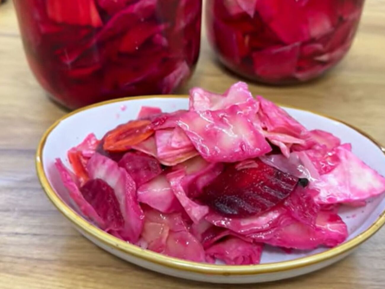 Мариновану капусту потрібно зберігати в холодильнику