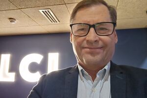 Жирнов: Володимире Володимировичу, а чого ви в Куп'янськ не приїдете?