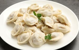 Перед тем, как лепить тесто, оно должно "отдохнуть"