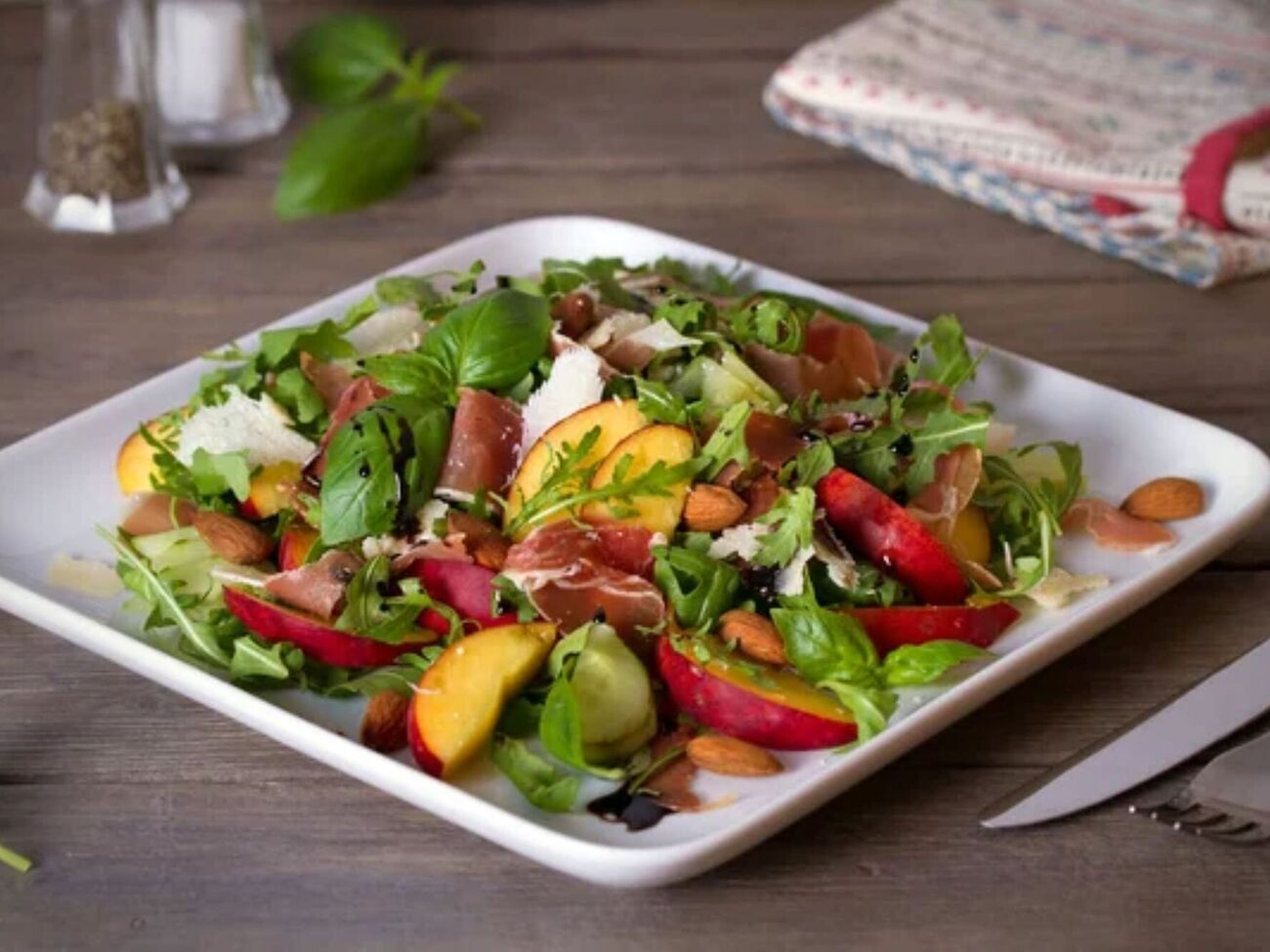 Хурму для салата нужно слегка поджарить