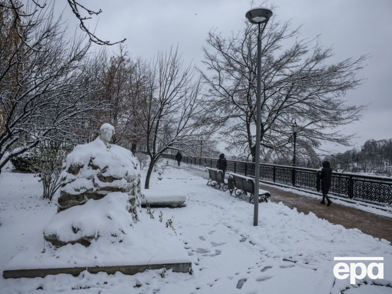 Синоптики прогнозують сніг в Україні