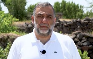 Авторы фильма связывают Варданяна с войной РФ против Украины