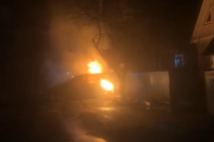 По сообщению полиции, взорвался автомобиль Audi Q7 39-летнего жителя города Корсунь-Шевченковский возле его домовладения