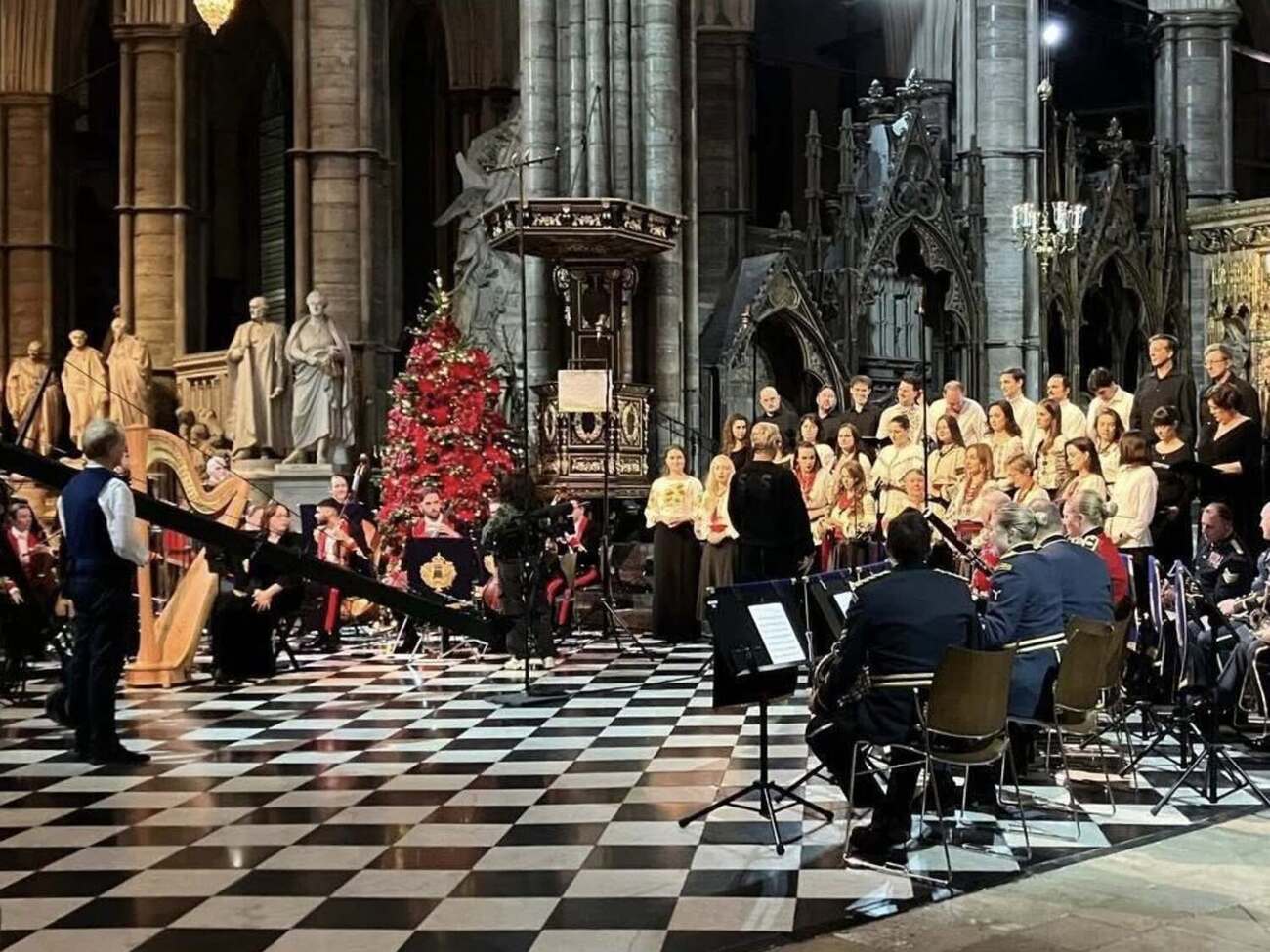 У стінах Вестмінстерського абатства український колектив презентував нову версію пісні Carol of the Bells