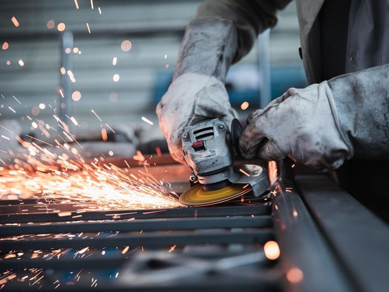 России не хватает квалифицированных кадров, пишут в СВР