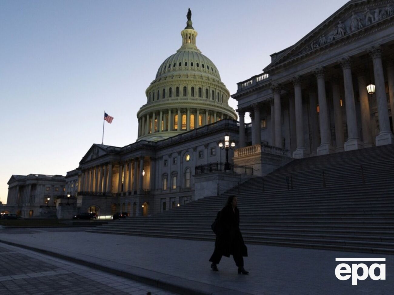 Навіть для країн, що перебувають у стані війни, існує давня традиція різдвяних перемир’їв, зазначили сенатори