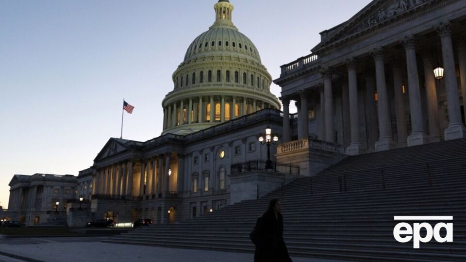Даже для стран, находящихся в состоянии войны, существует давняя традиция рождественских перемирий, отметили сенаторы