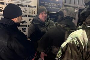 УП опублікувала фото з Дудіним біля СІЗО в Києві