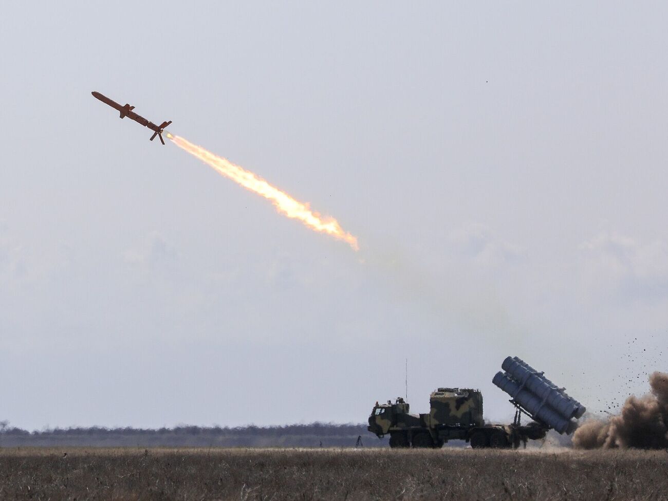 Україна поступово нарощує власні можливості, створюючи далекобійні ракети