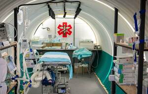 Украинский подземный госпиталь доказал свою эффективность и заинтересовал одну из ведущих армий мира, заявил операционный директор "Метинвеста"