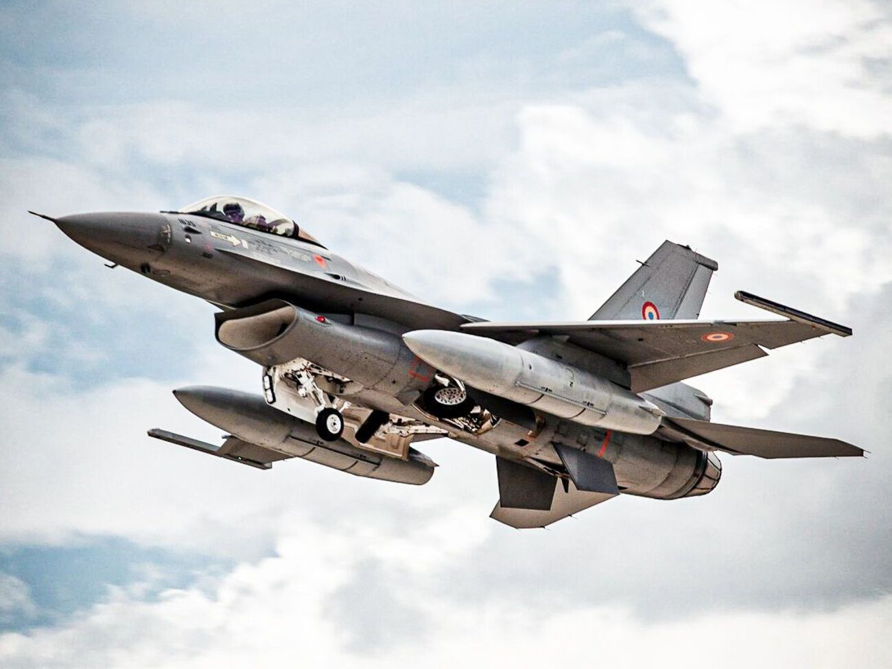 Румыния поднимала в небо два истребителя F-16 на фоне атаки РФ на Одесскую область