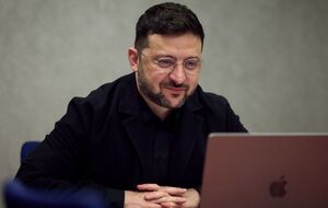 Зеленский после начала полномасштабного вторжения страны-агрессора РФ в Украину отказался от костюмов