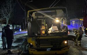 Автобус стояв на кінцевій зупинці без пасажирів і вибухнув, щойно водій рушив