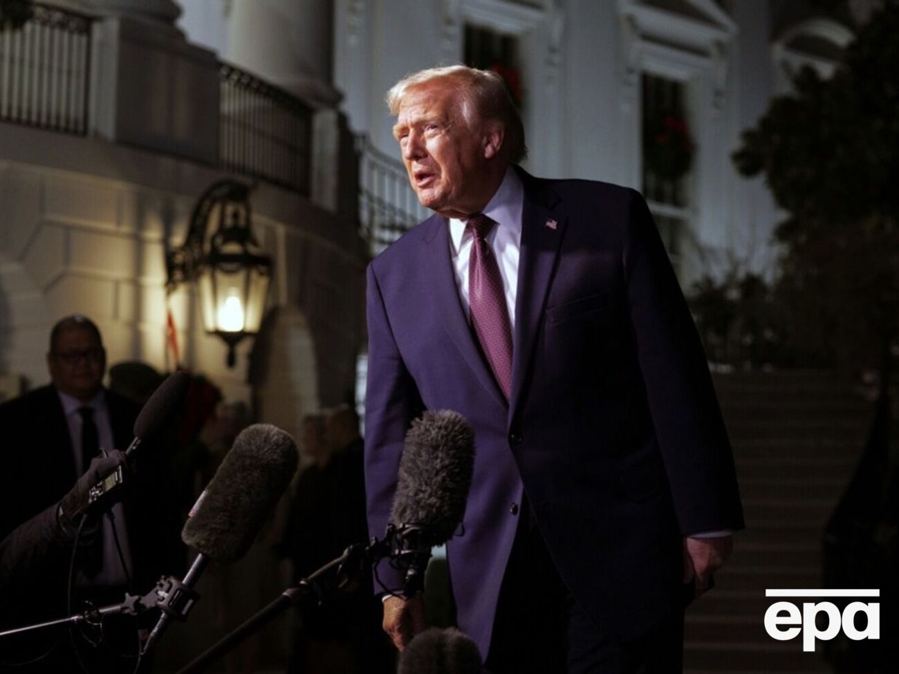 Согласно опросу, 65% американцев с доходом до $50 тыс. в год не одобряют деятельность Трампа