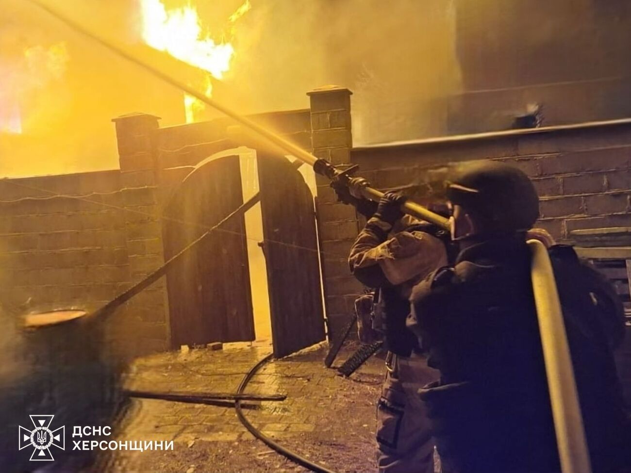 Росіяни обстріляли критичну інфраструктуру Херсона і житлові квартали