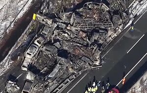 Після зіткнень загорілося приблизно 20 автомобілів