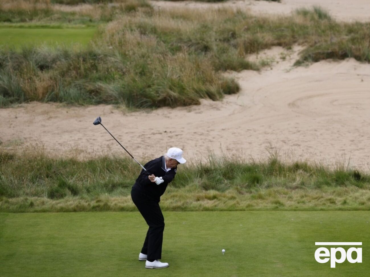 Трамп демонстрирует внешнее спокойствие, хотя прогресс в переговорах отсутствует, считает Bild