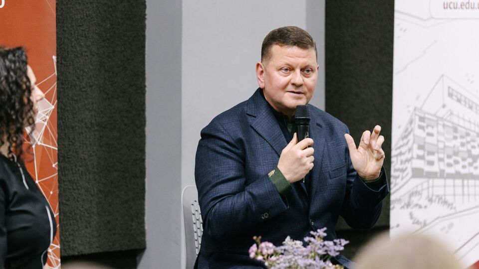 Ексголовнокомандувач хоче повернутися до Києва, стверджують джерела