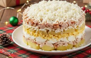 Каждый слой салата нужно смазать майонезом