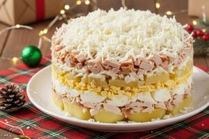 Кожен шар салату потрібно змастити майонезом