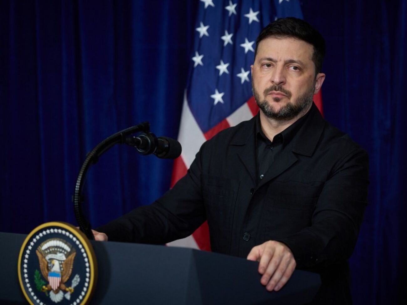 Россияне не хотят прекращать огонь для проведения референдума в Украине, отметил Зеленский