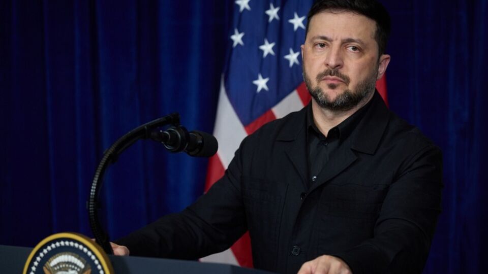 Россияне не хотят прекращать огонь для проведения референдума в Украине, отметил Зеленский