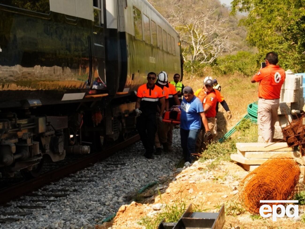 Поїзд, у якому перебувало 250 осіб, зійшов із рейок поблизу міста Нізанда, повідомили ЗМІ