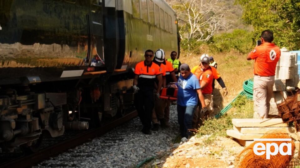 Поїзд, у якому перебувало 250 осіб, зійшов із рейок поблизу міста Нізанда, повідомили ЗМІ