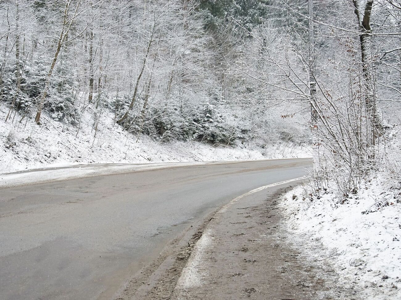 30 грудня на дорогах по всій країні буде слизько