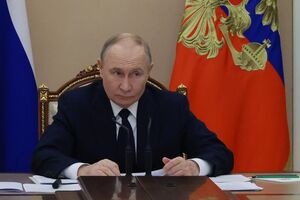 Путін закликав командувачів угруповань російських військ "продовжити виконання завдань" в Україні