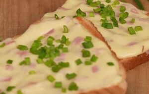 Для блюда понадобится 350 г творога