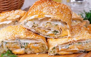 Для начинки понадобится 200 г сыра